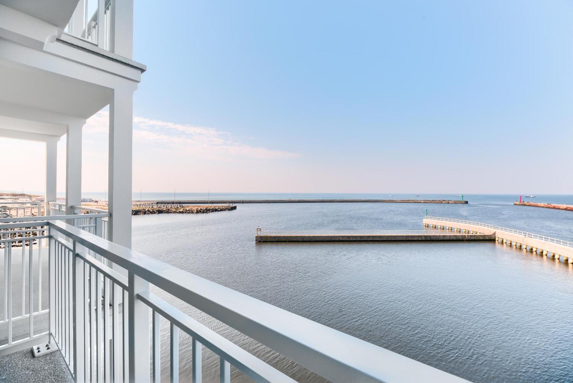 Sea Collection By Marina Royale Aparthotel Darlowo Exterior foto